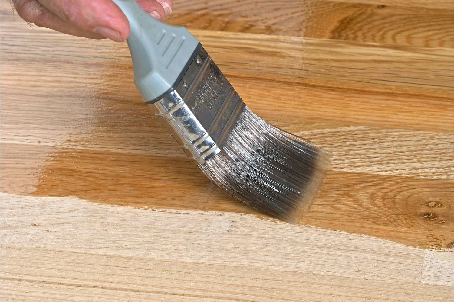 Slik beskytter du eiketre med skipslakk Skipslakk